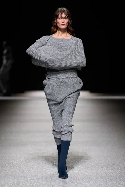 Look 8